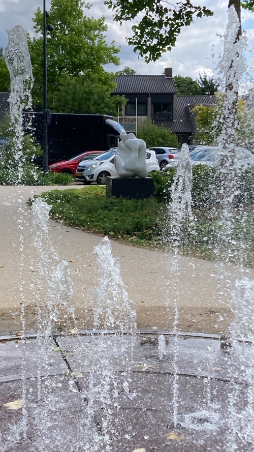 20250526 Fontein bruisend